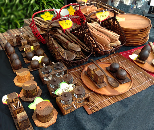 Notre stand artisanat bois exotique